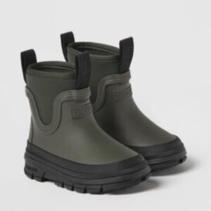 Tretorn Insulated Boots in Toddler Size 22 (US 6)